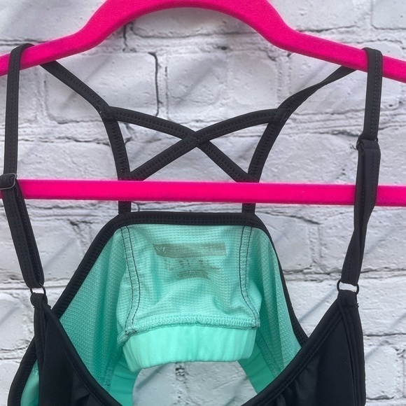 green & Black Sports Bra Open Back Top - Picture 14 of 14